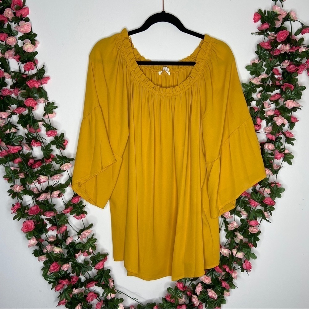 Violet & Claire Yellow Peasant Blouse 1X Off-Shoulder Gold Romantic Date Night